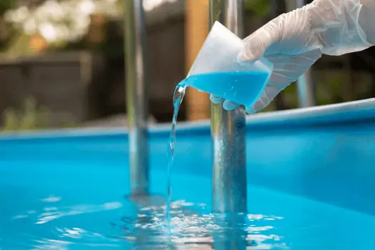 Ghid complet pentru tratarea corectă a apei din piscină